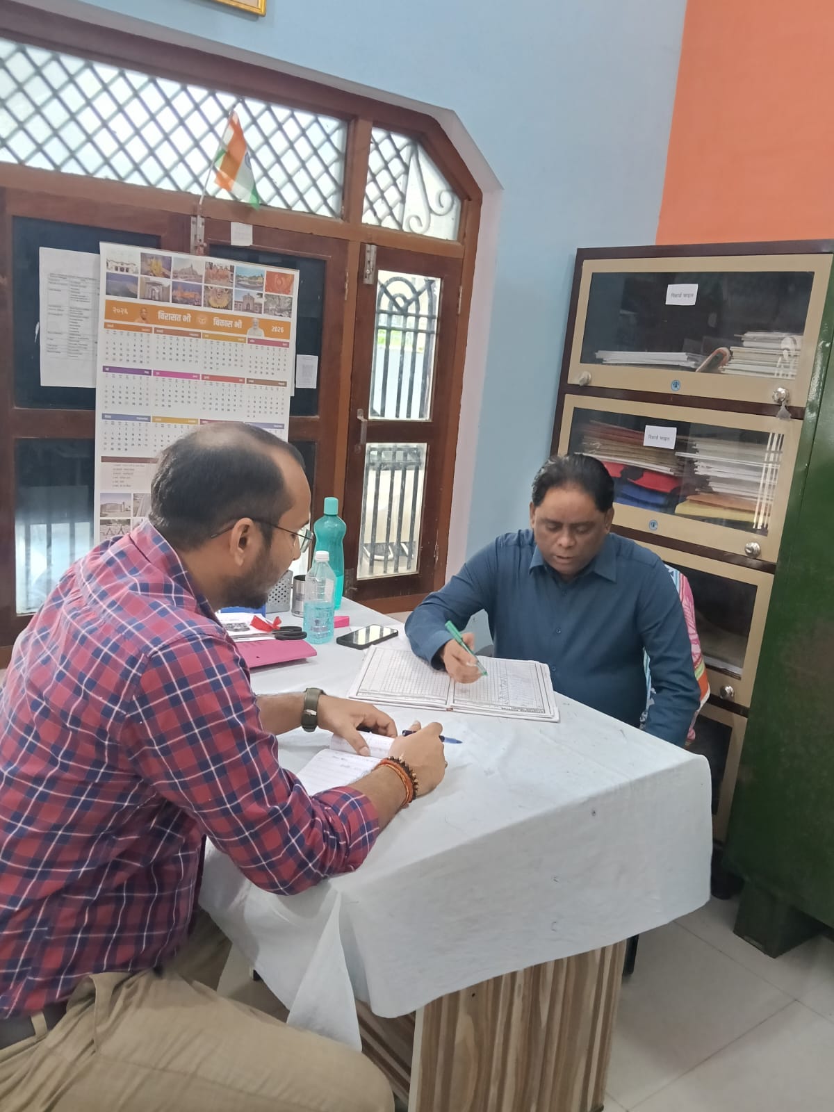 जौनपुर :मुख्य चिकित्साधिकारी डा0 गंगाराम गौतम के द्वारा किया गया औचक निरीक्षण 