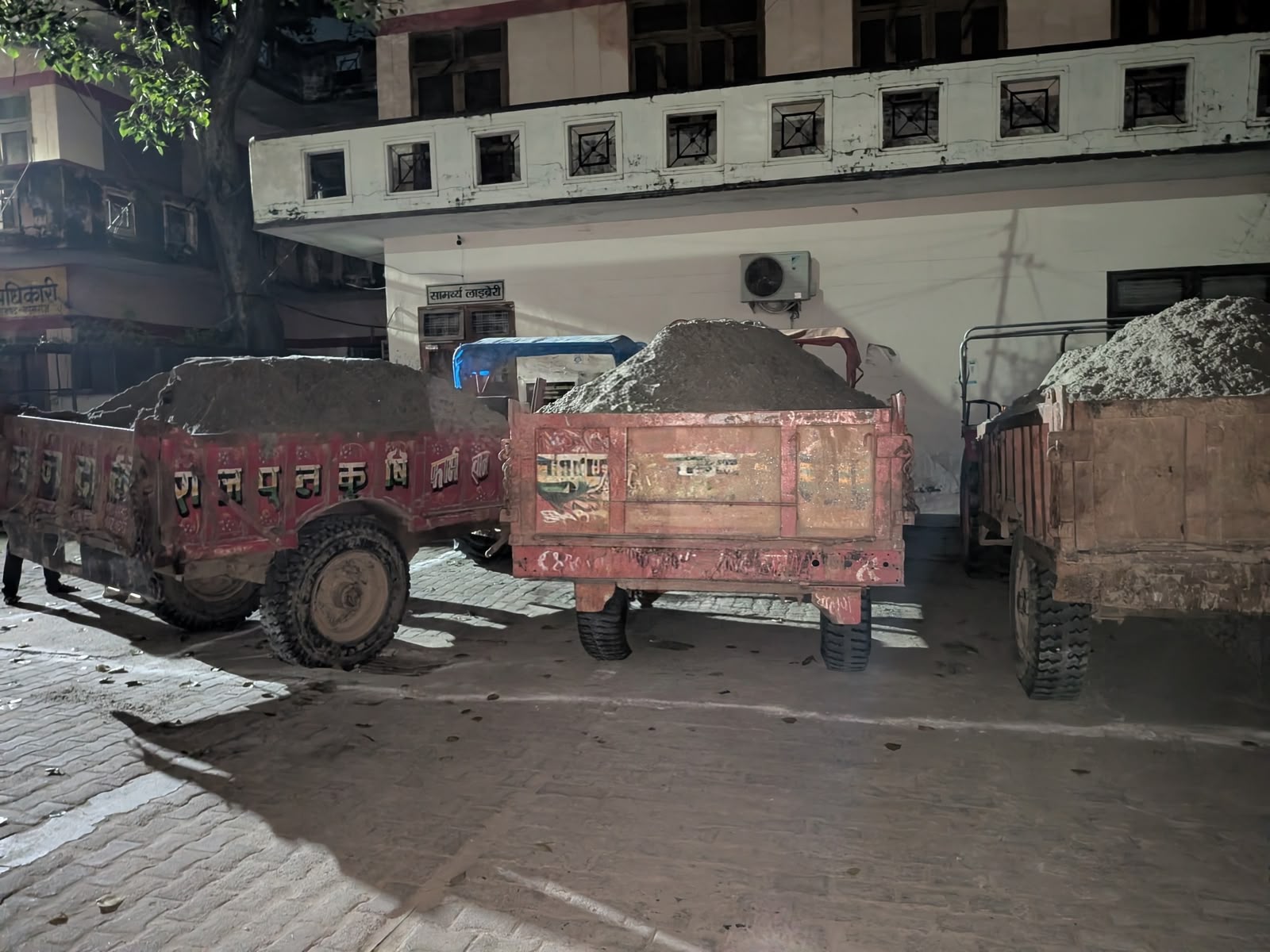 कासगंज: जिलाधिकारी प्रणय सिंह के निर्देश पर अवैध खनन के विरुद्ध जिला प्रशासन की बड़ी कार्यवाही