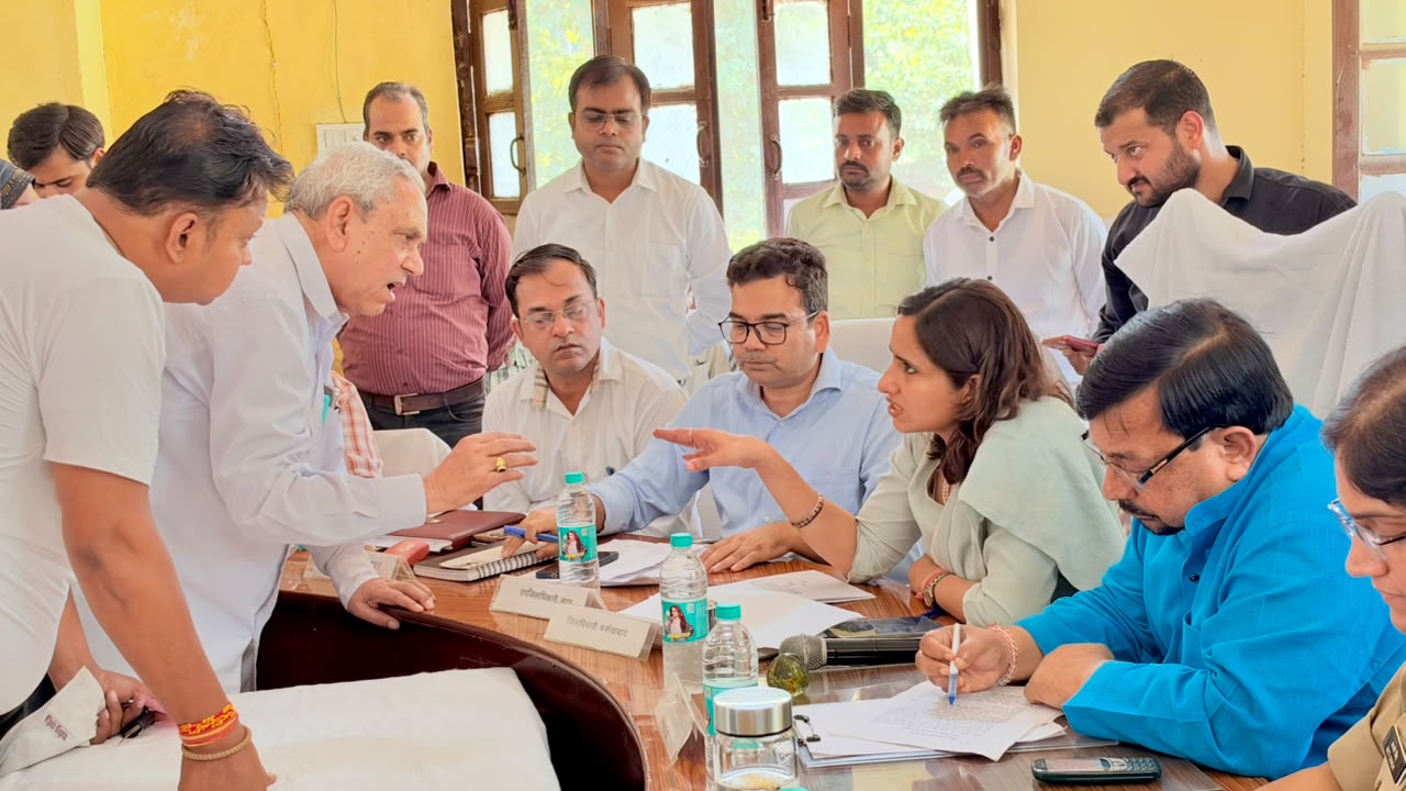 फर्रुखाबाद:तहसील समाधान दिवस में डीएम-एसपी ने सुनीं जनसमस्याएं, 81 शिकायतें दर्ज