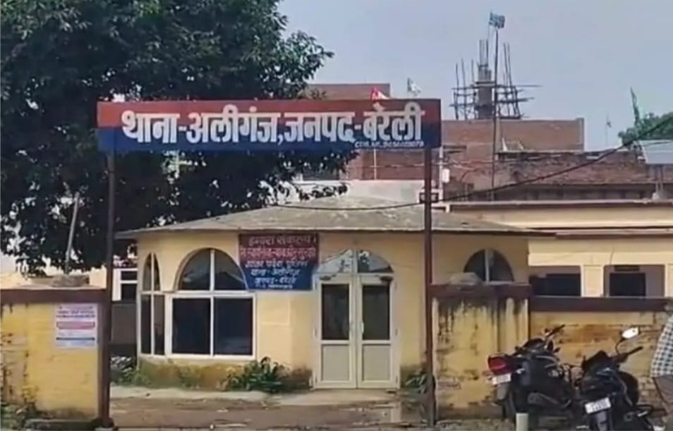  बरेली: राजपुर कलां में खूनी खेल!  पीड़ित परिवार बोला- आरोपियों के डर से गांव छोड़ने को मजबूर