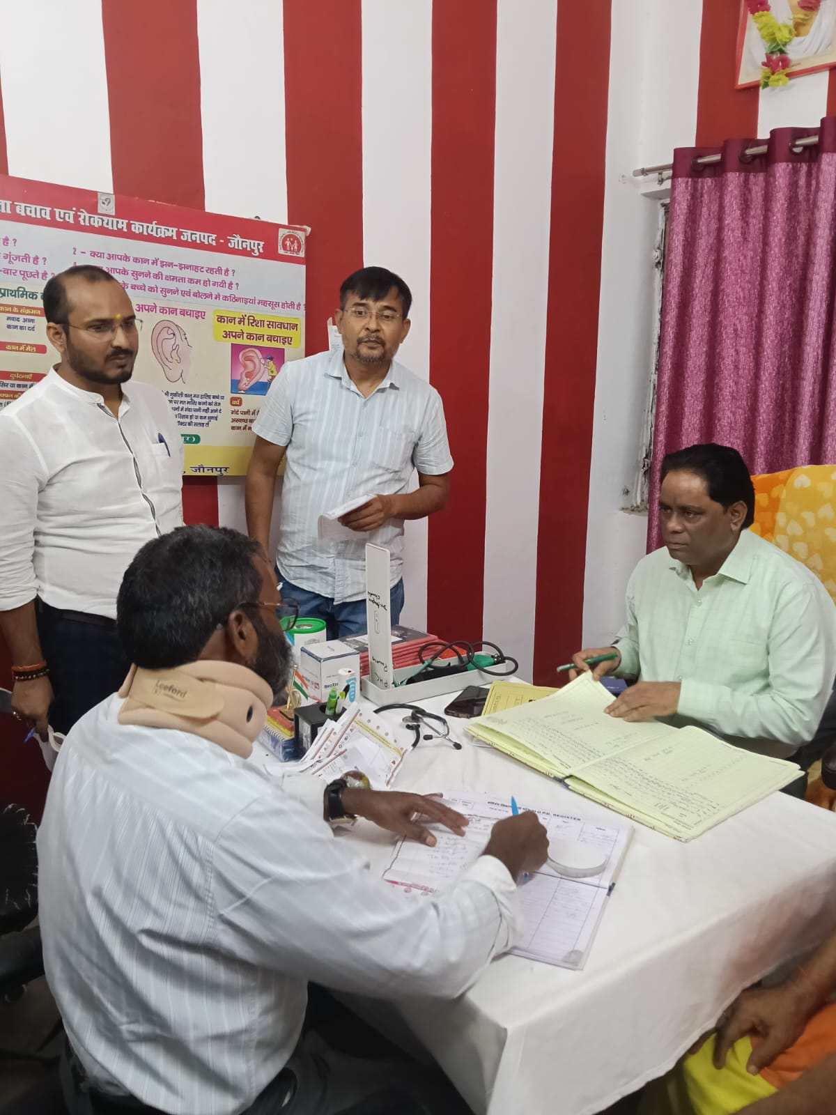 जौनपुर :मुख्य चिकित्सा अधिकारी डा0 गंगाराम गौतम के द्वारा प्राथमिक स्वास्थ्य केंद्र तरहटी, निभापुर एवं पवारा का किया गया निरीक्षण 
