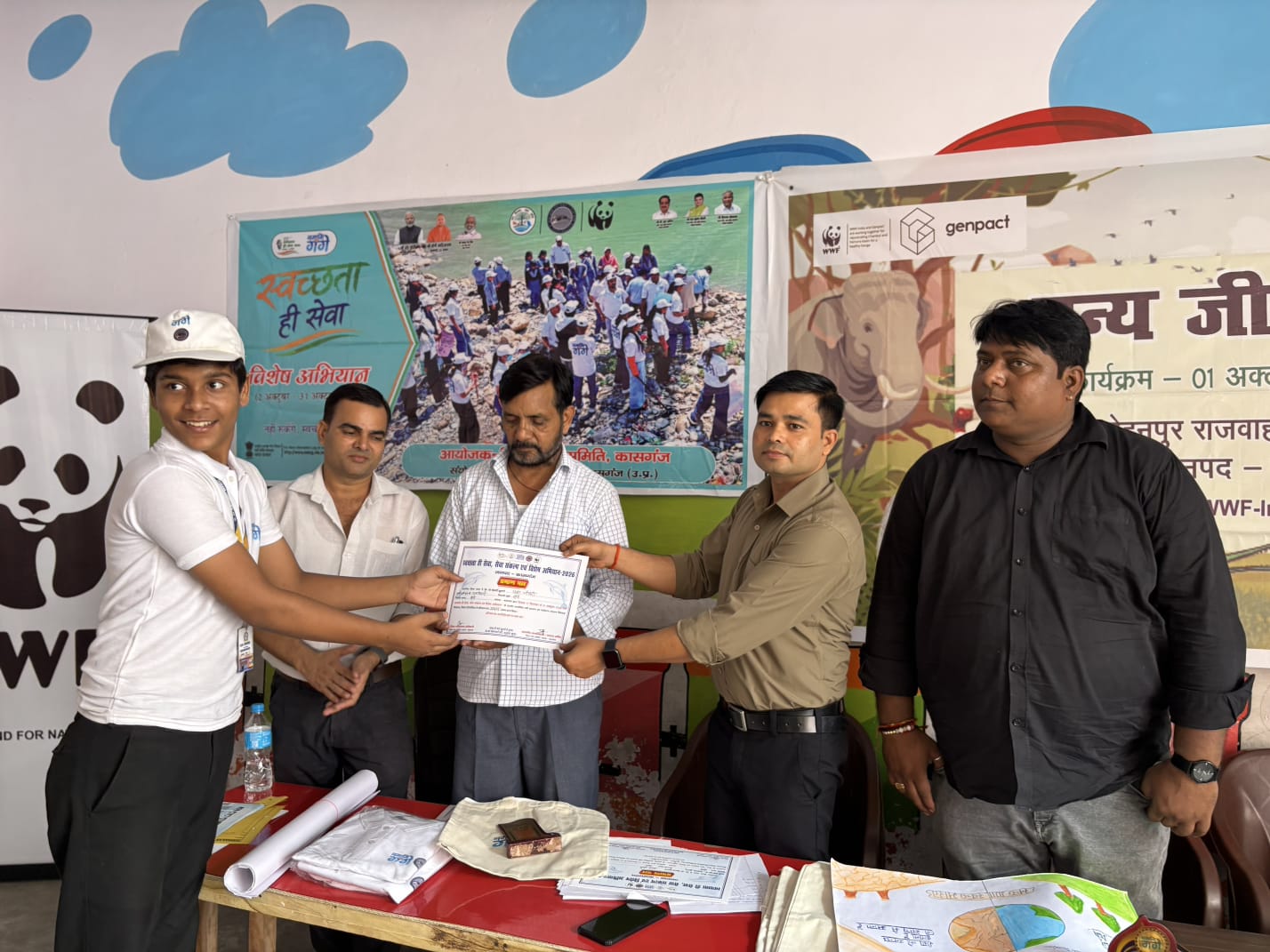  कासगंज : गंगा समिति एवं WWF-India के संयुक्त तत्वावधान में एस.जी.एम. जूनियर स्कूल, सोरों में चित्रकला एवं निबंध प्रतियोगिता का आयोजन