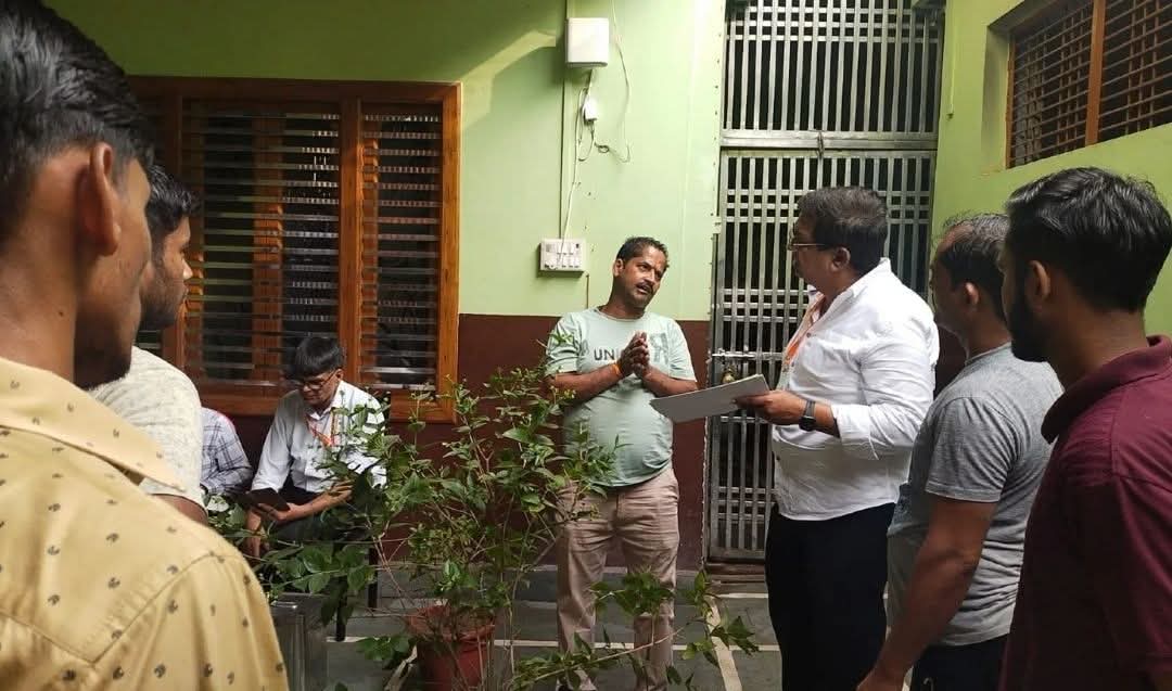 कासगंज : खाद्य सुरक्षा विभाग की टीम द्वारा छापा मार कार्यवाही 
