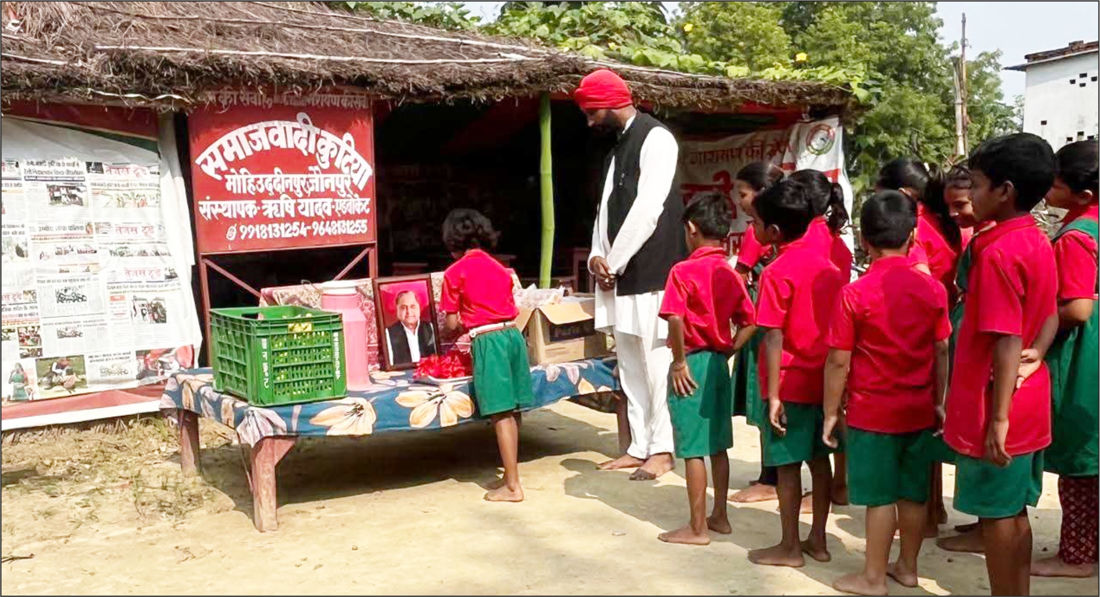 जौनपुर :समाजवादी कुटिया के बच्चों ने मनायी धरतीपुत्र मुलायम सिंह यादव की पुण्यतिथि