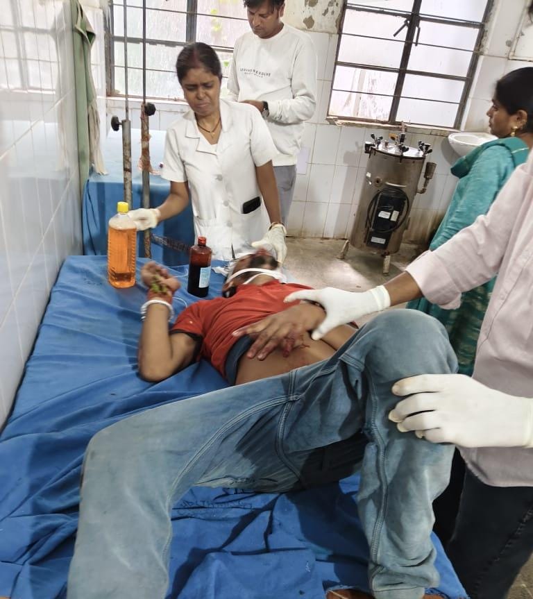 सड़क दुर्घटना में बाइक सवार घायल