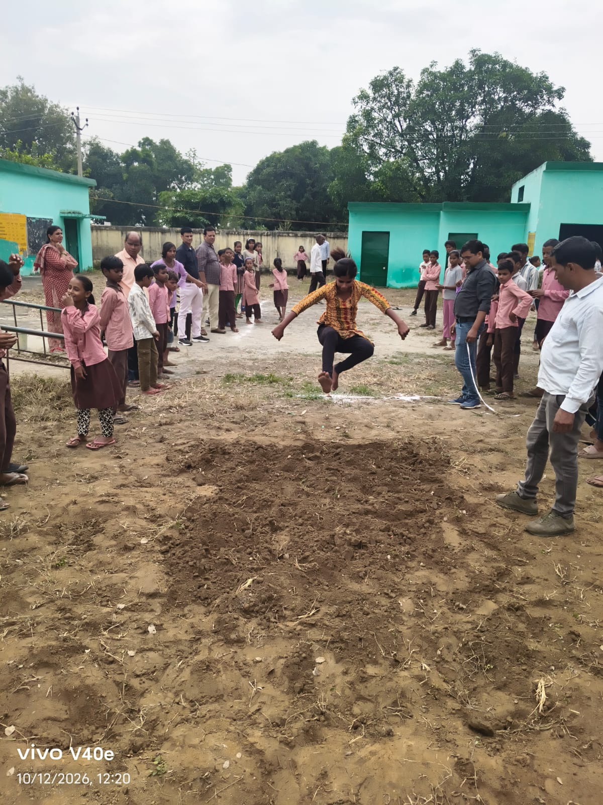 कासगंज :- प्राथमिक बालक वर्ग की दौड़ में सेमरा मोर्चा के अभिषेक ने मारी बाजी