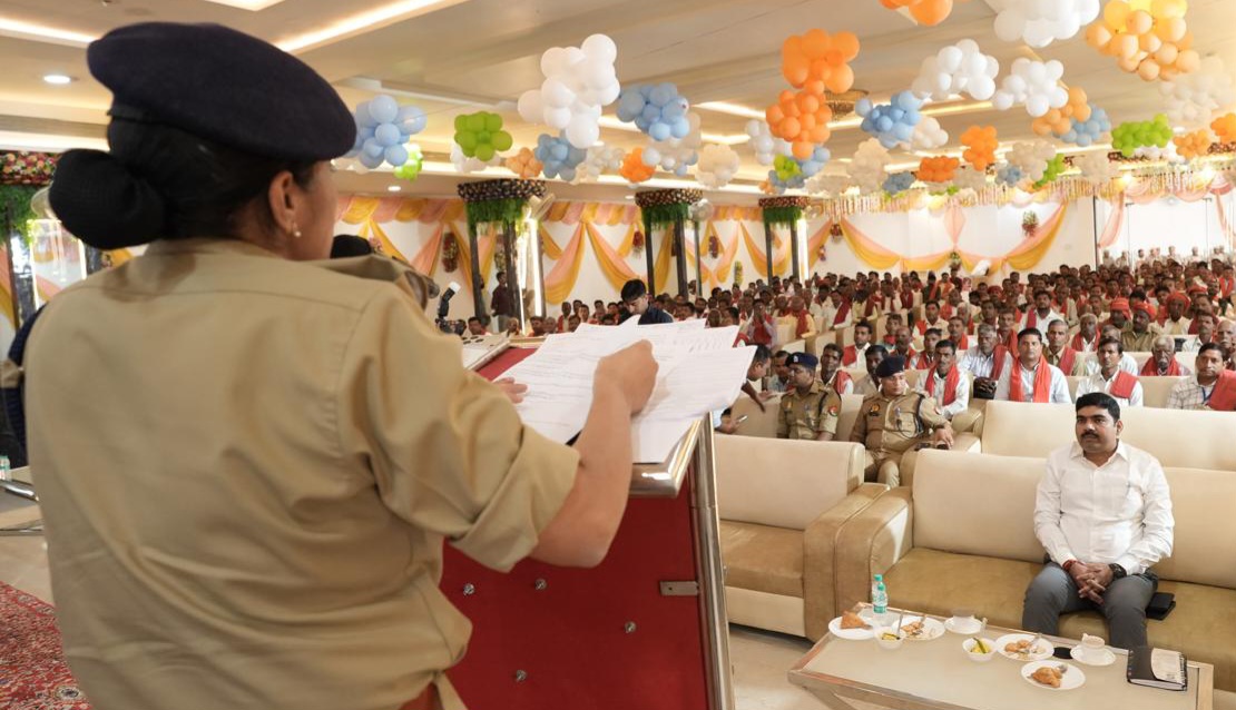 फर्रूखाबाद: मुख्यमंत्री के संवाद कार्यक्रम में ग्राम चौकीदारों को मानदेय वृद्धि और स्वास्थ्य सुविधा की सौगात, मिशन शक्ति 6 के तहत उत्कृष्ट प्रतिभाओं का सम्मान