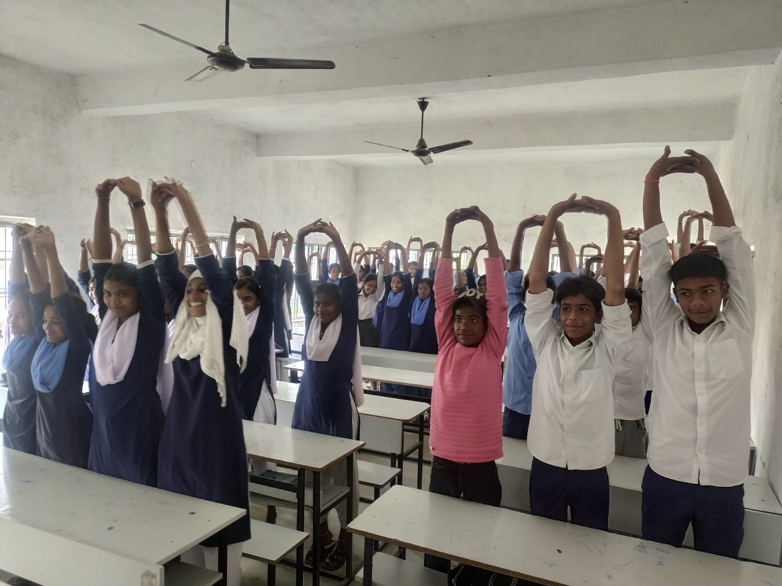 डुमरिया के विद्यालयों में योग और आयुष की शिक्षा दी गई 