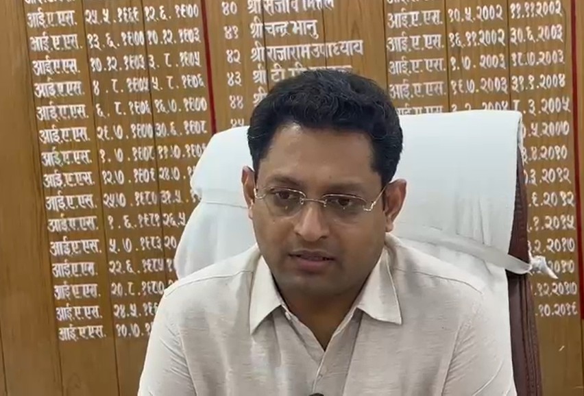 जौनपुर :दिनेश मौर्य परियावा काजगांव प्रकरण मे जिलाधिकारी ने पीड़ित को बेहतर उपचार, भूमि विवाद की निष्पक्ष जांच,त्वरित निस्तारण के दिए निर्देश