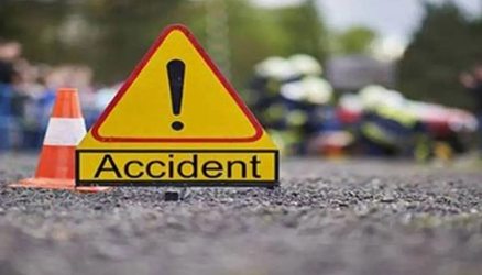 गया: पूजा से लौटते समय नाबालिक लड़की की सड़क दुर्घटना में मौत, सड़क जाम