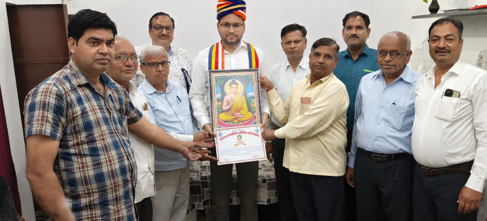 फर्रुखाबाद: मेधावी युवा उदित कुमार शाक्य को TSS ने किया सम्मानित, फेडरल बैंक में प्रोबेशनरी ऑफिसर पद पर हुआ चयन
