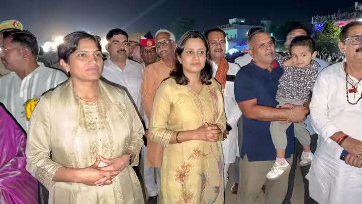 फर्रुखाबाद में भव्य रावण दहन, डीएम डॉ. अंकुर लाठर और एसपी आरती सिंह रहीं मौजूद