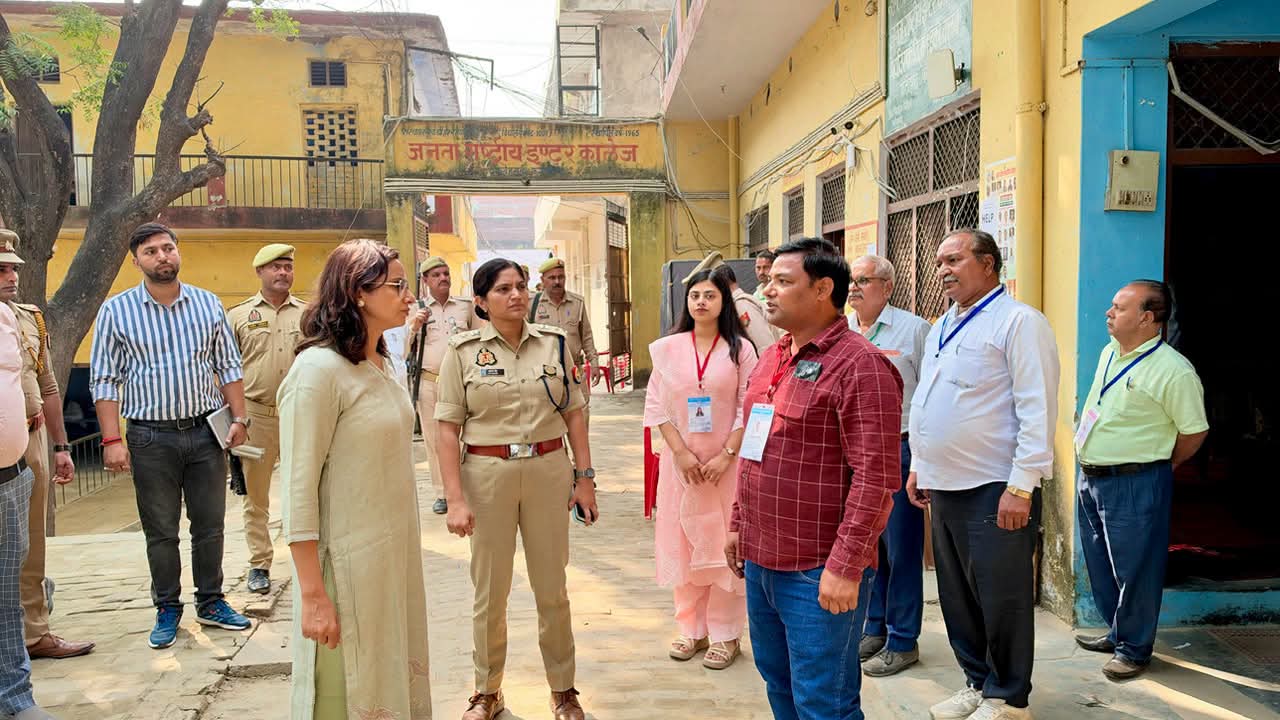 फर्रुखाबाद में UP PET-2026 परीक्षा शांतिपूर्ण ढंग से सम्पन्न, पहली पाली में 72.20% और दूसरी में 73.75% उपस्थिति