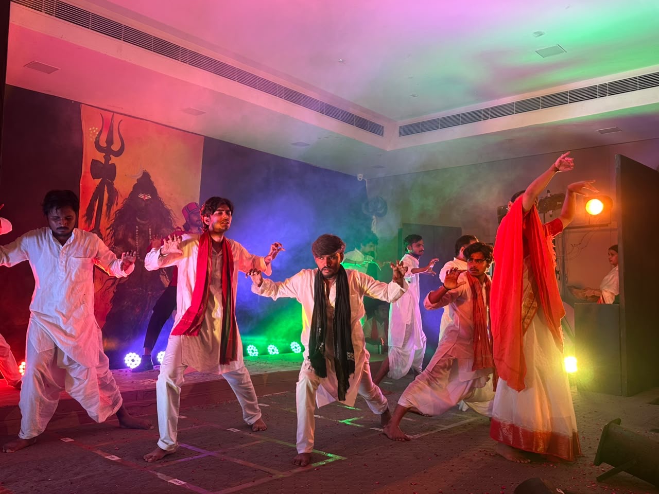 जौनपुर में ऐतिहासिक नाटक ‘क्रांति का बिगुल’ का भव्य मंचन